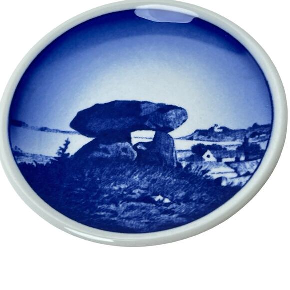 Porcelain Wall Art Royal Copenhagen Mini Plate Kaempehoj Blue Display 3.25 Inch - Picture 6 of 9
